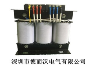 單相變壓器有哪些主要的應用優勢？